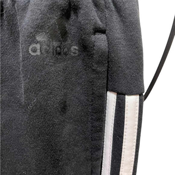 XL. Adidas sweatpants drawstring waist. - Picture 2 of 9